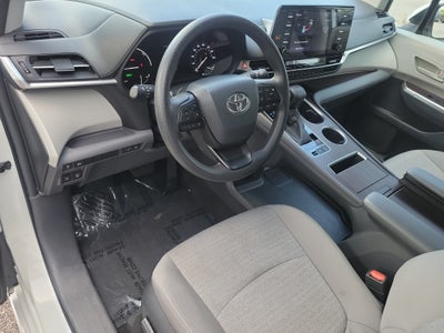 2024 Toyota Sienna LE
