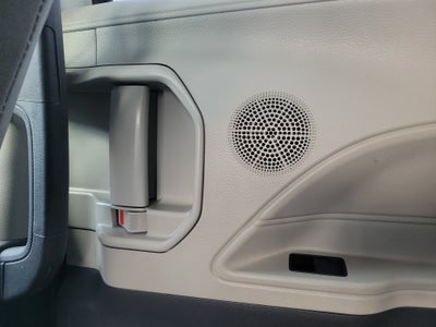 2024 Toyota Sienna LE