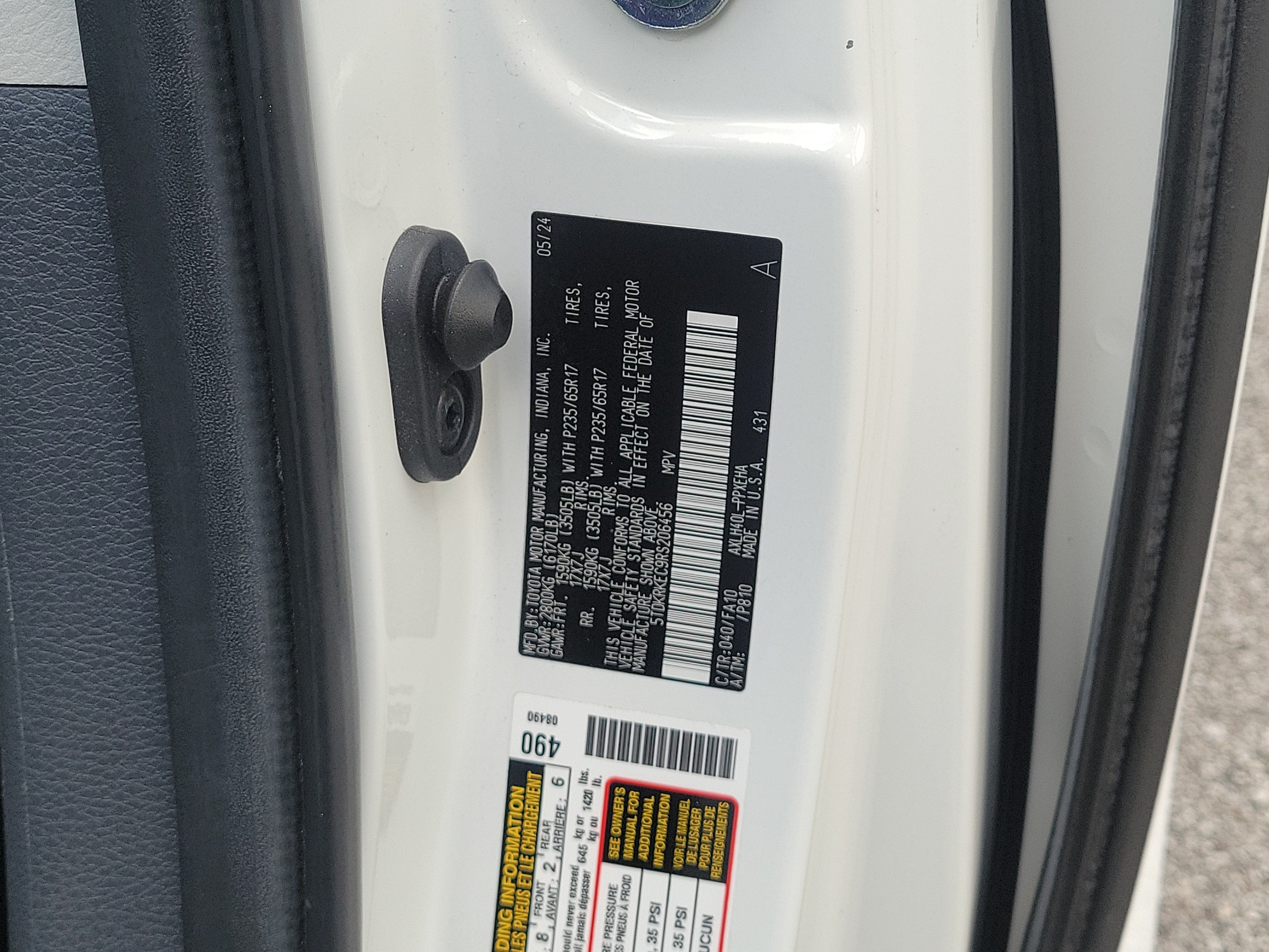2024 Toyota Sienna LE