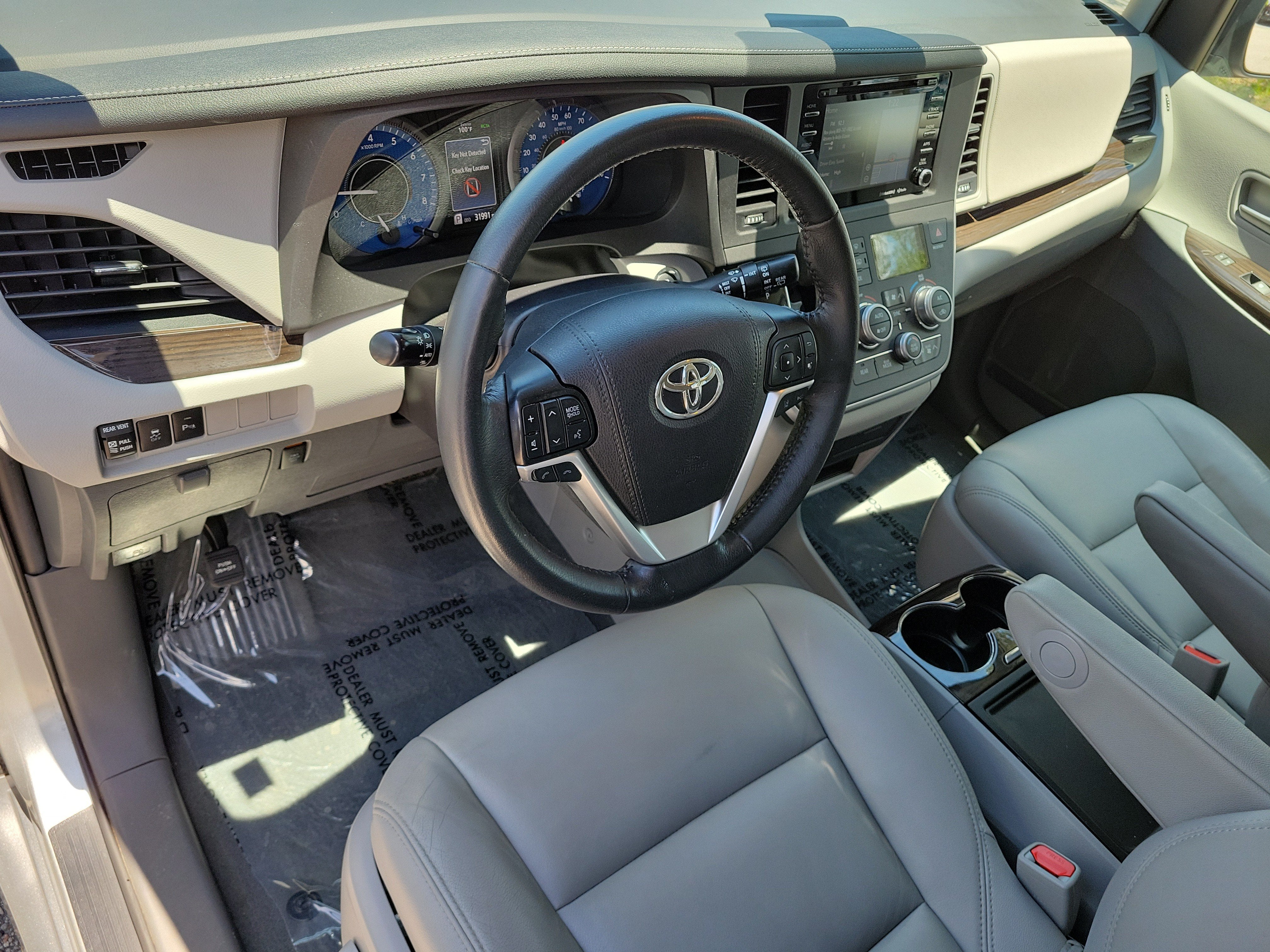 2020 Toyota Sienna XLE