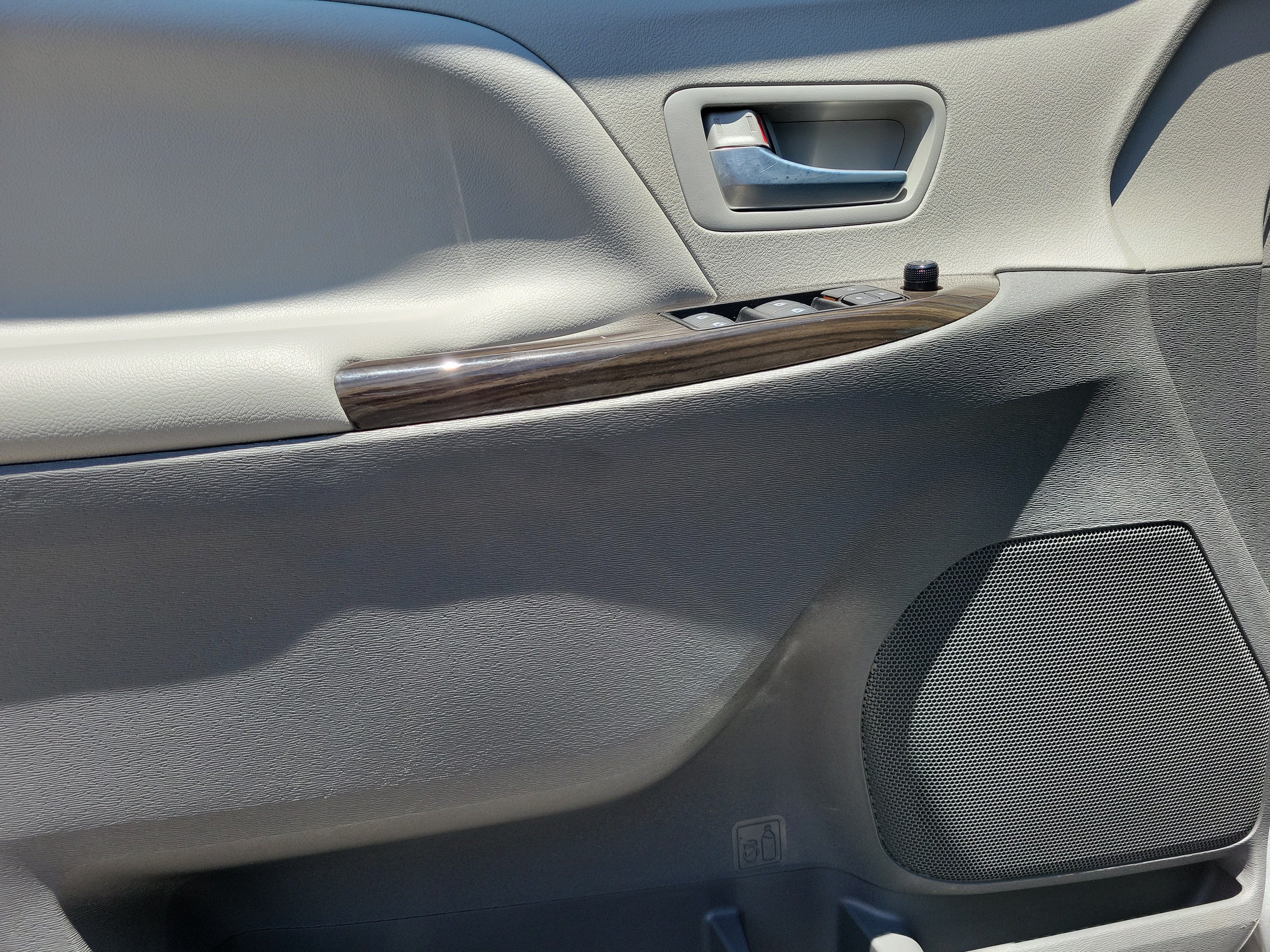 2020 Toyota Sienna XLE