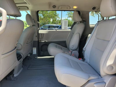 2020 Toyota Sienna XLE