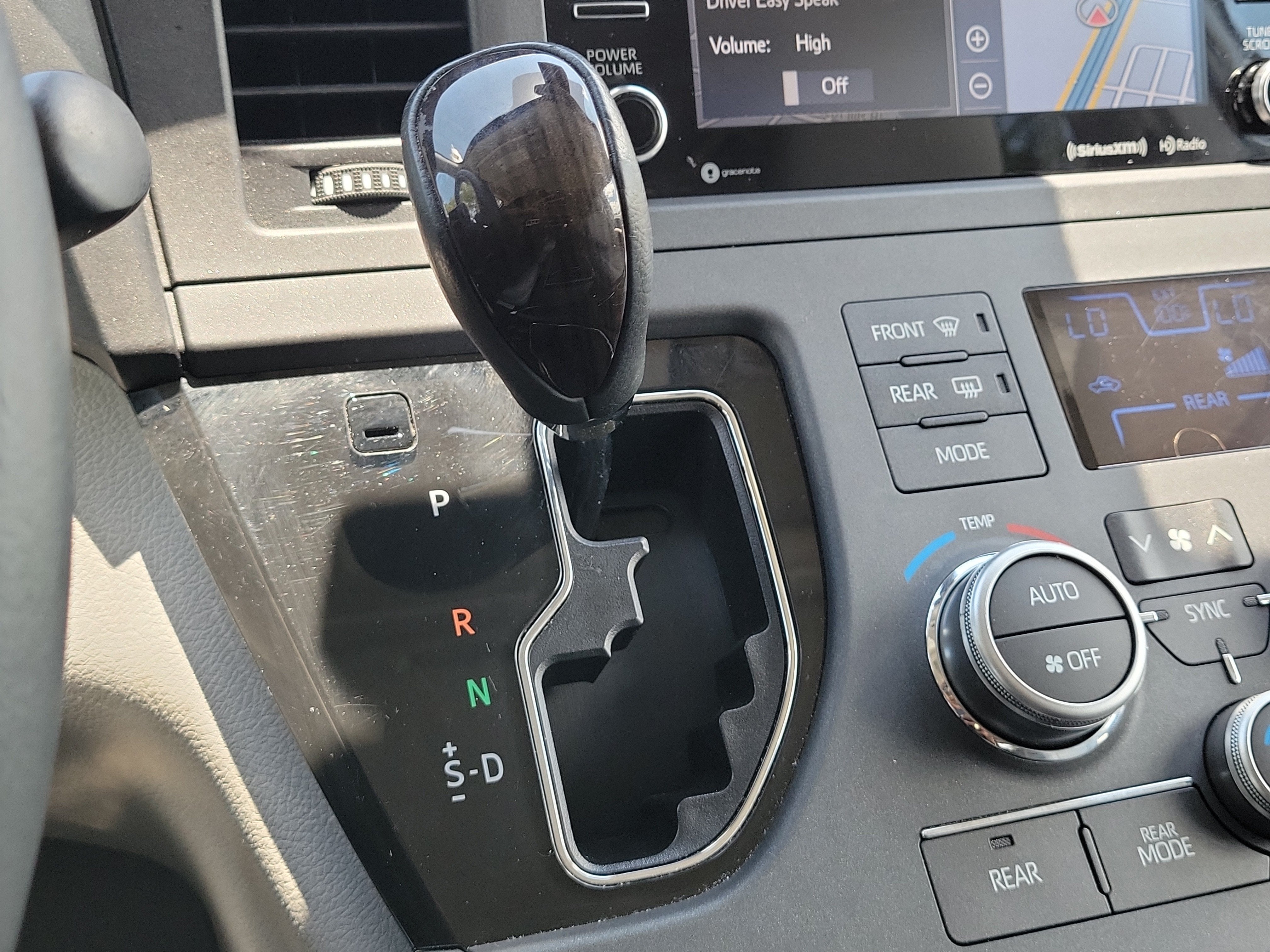 2020 Toyota Sienna XLE