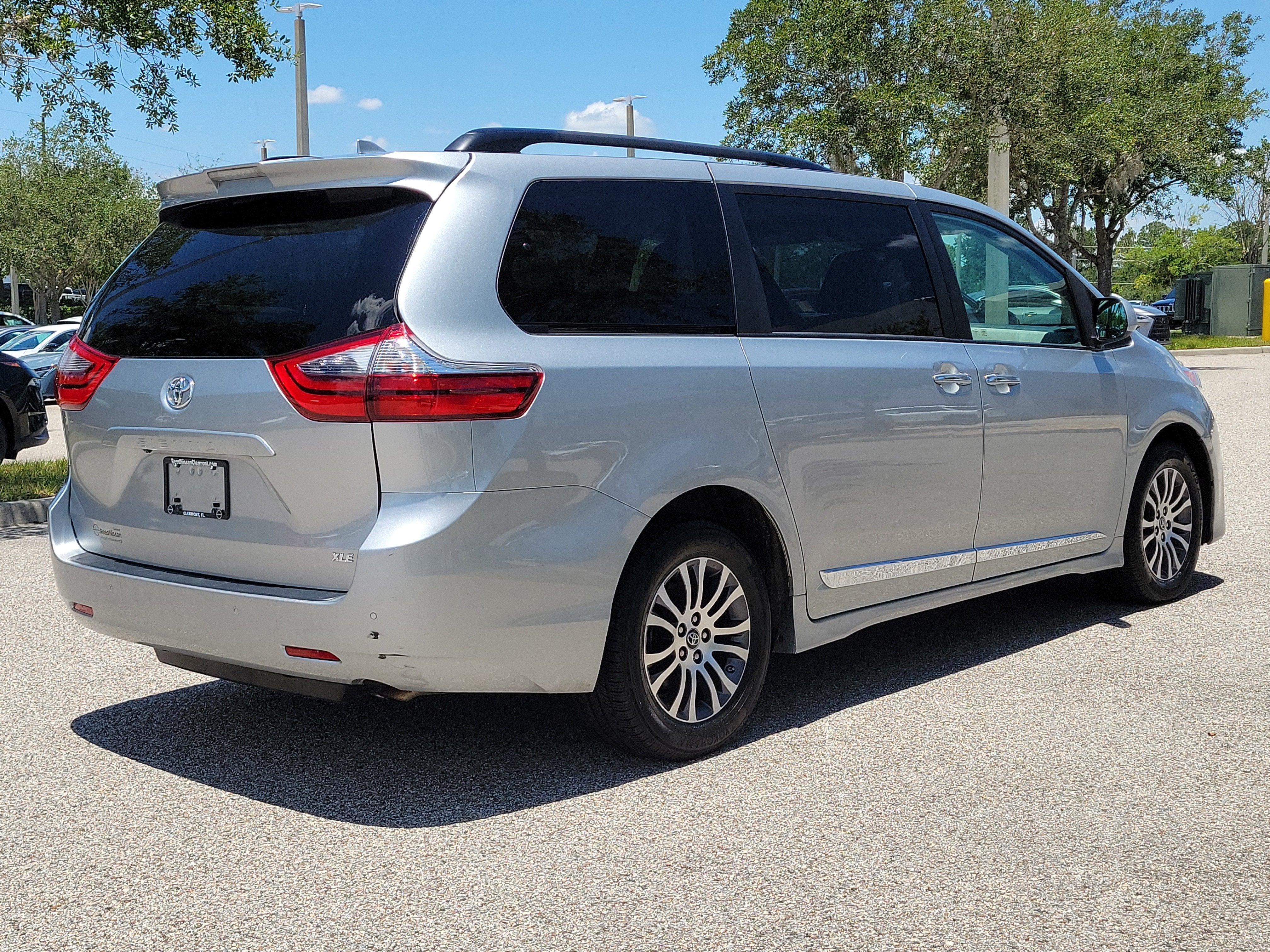 2020 Toyota Sienna XLE
