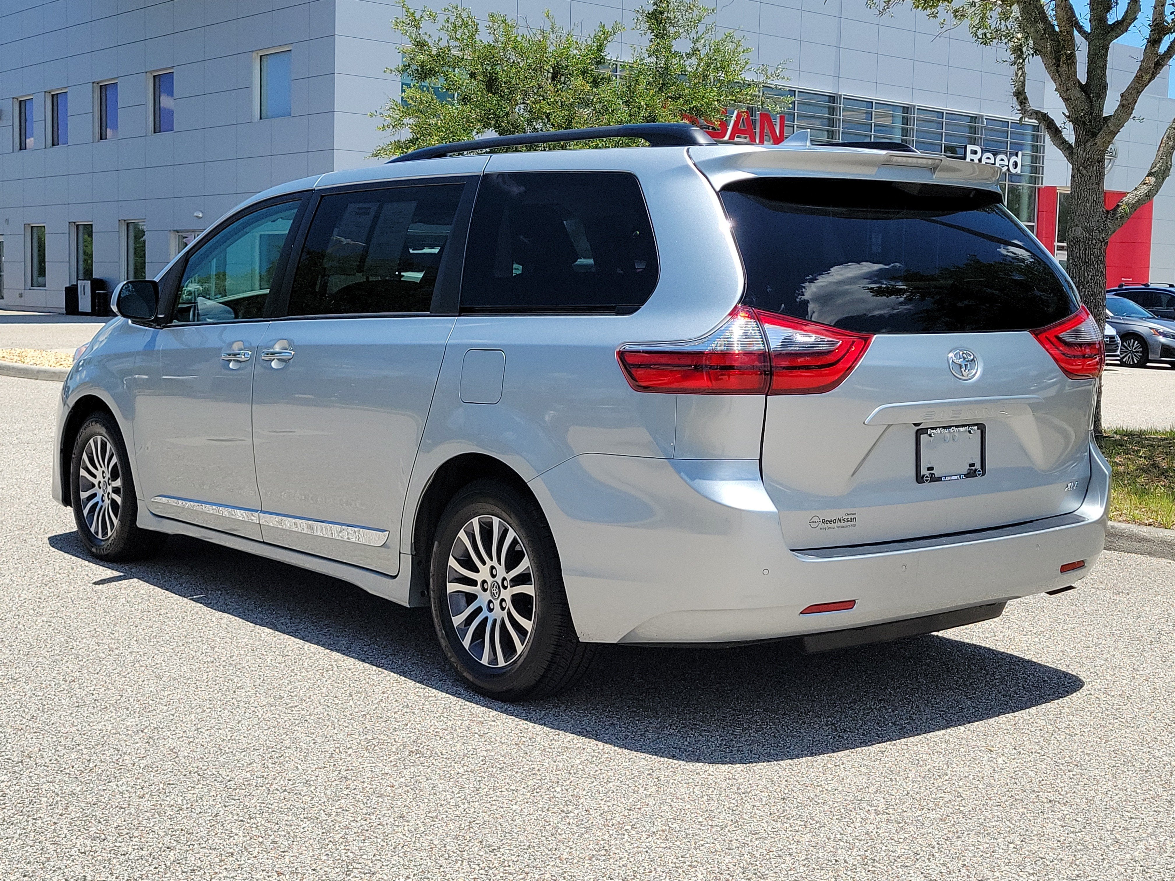 2020 Toyota Sienna XLE
