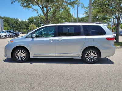 2020 Toyota Sienna XLE