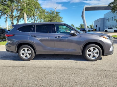 2022 Toyota Highlander LE