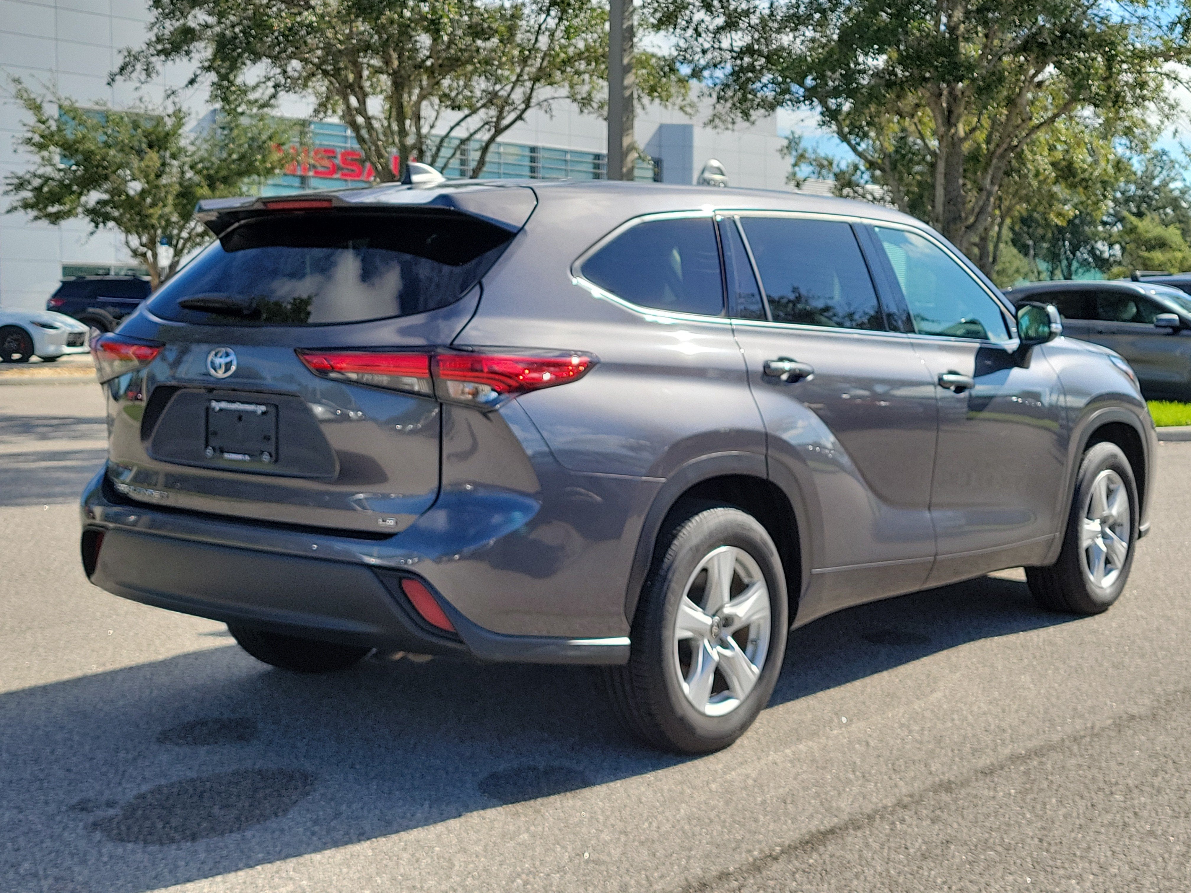 2022 Toyota Highlander LE
