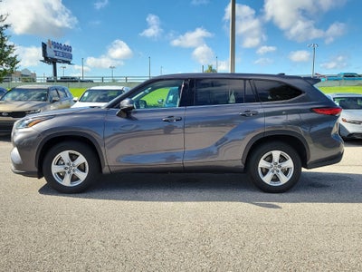 2022 Toyota Highlander LE