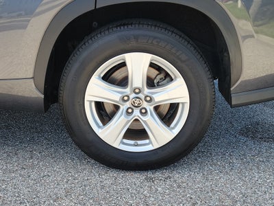 2022 Toyota Highlander LE