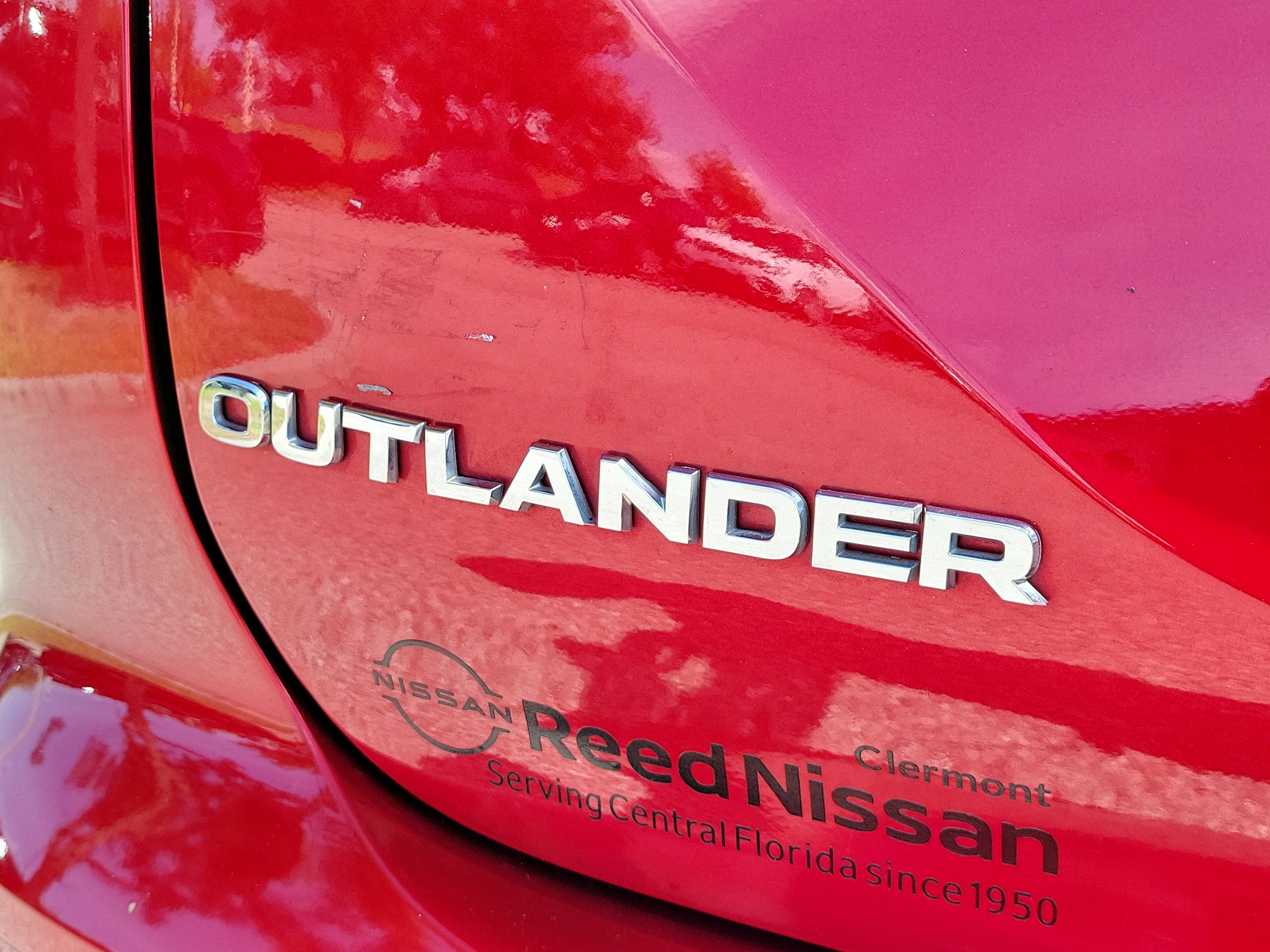 2023 Mitsubishi Outlander SE