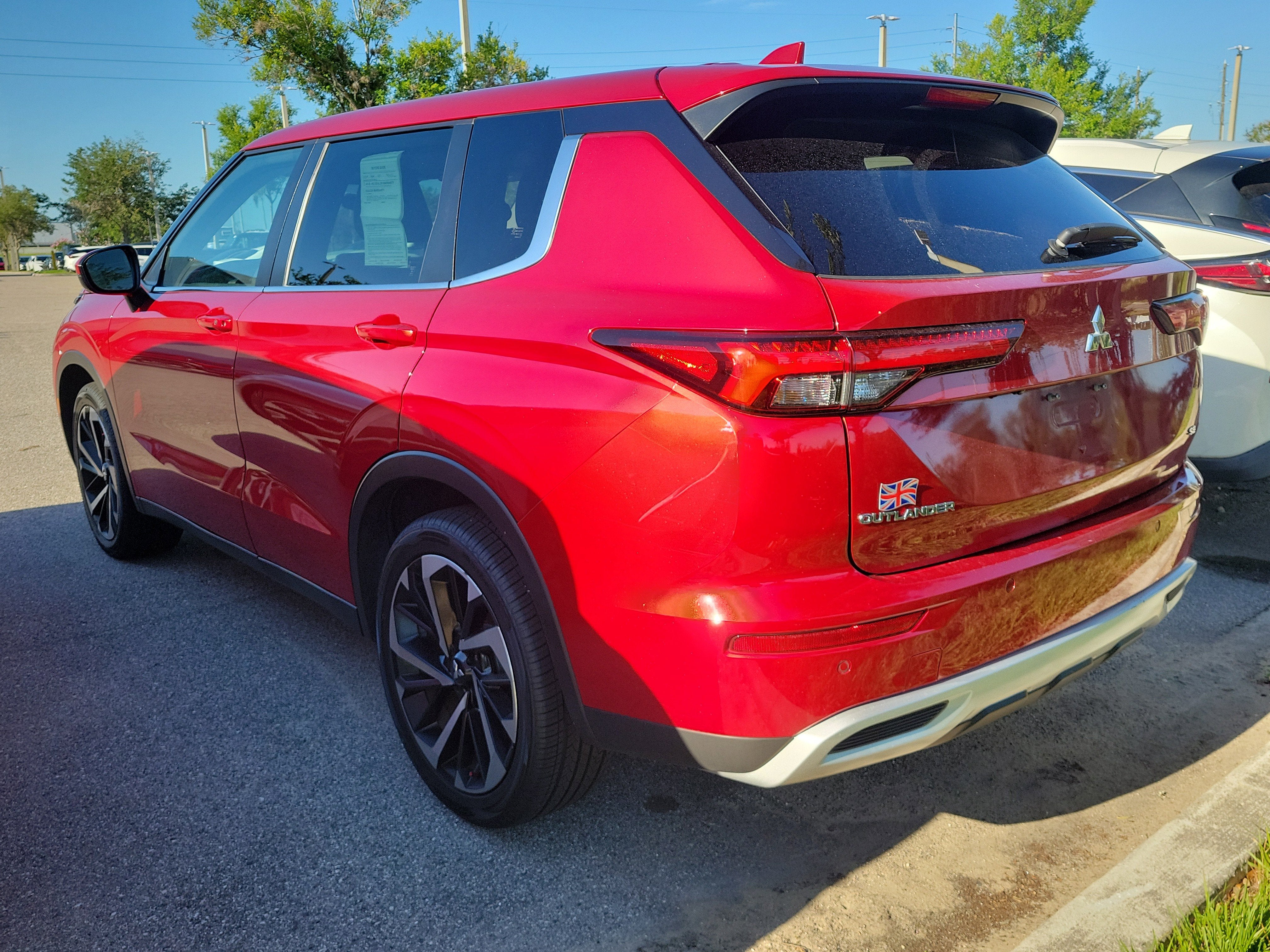 2023 Mitsubishi Outlander SE