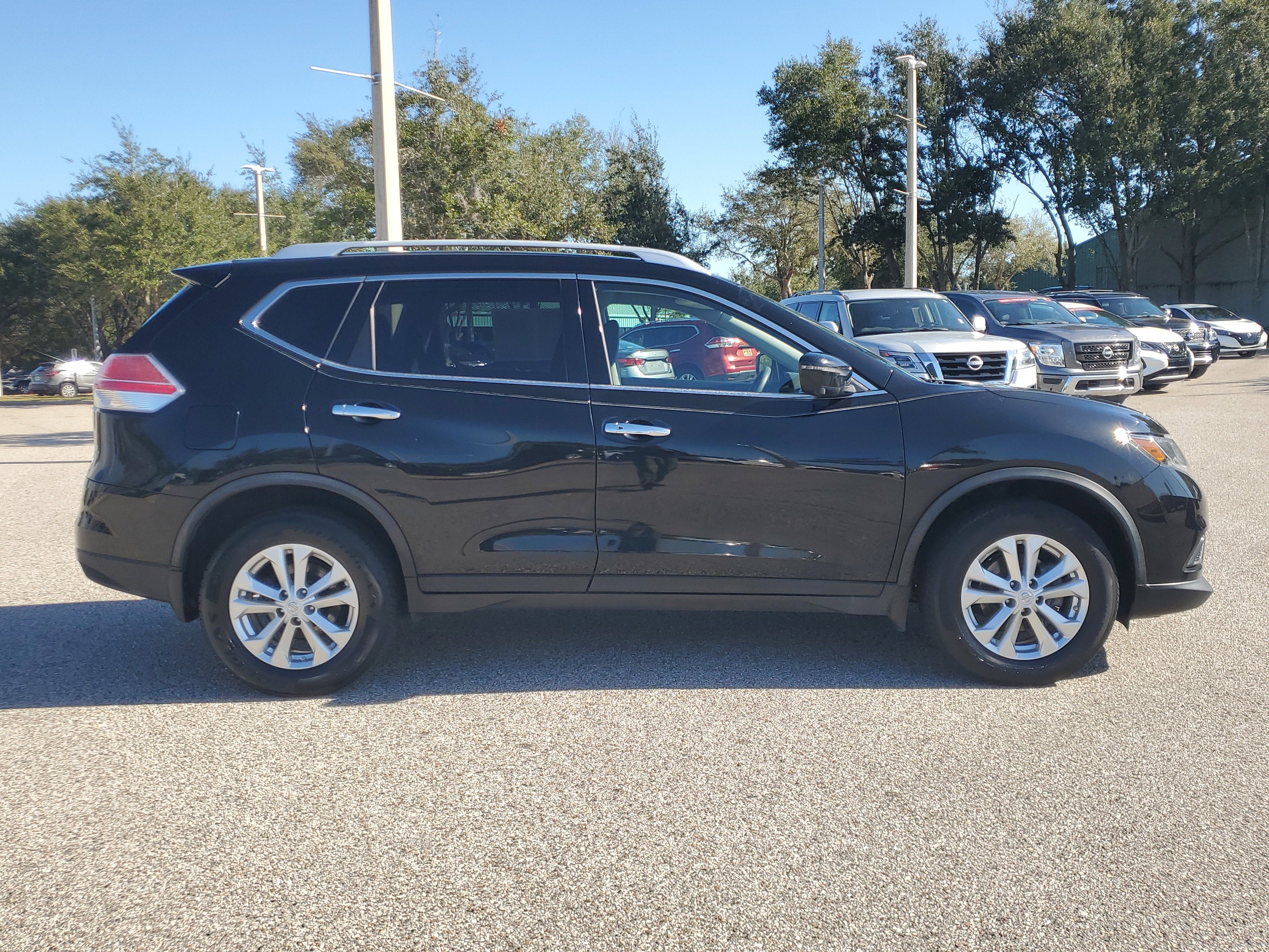 2016 Nissan Rogue SV