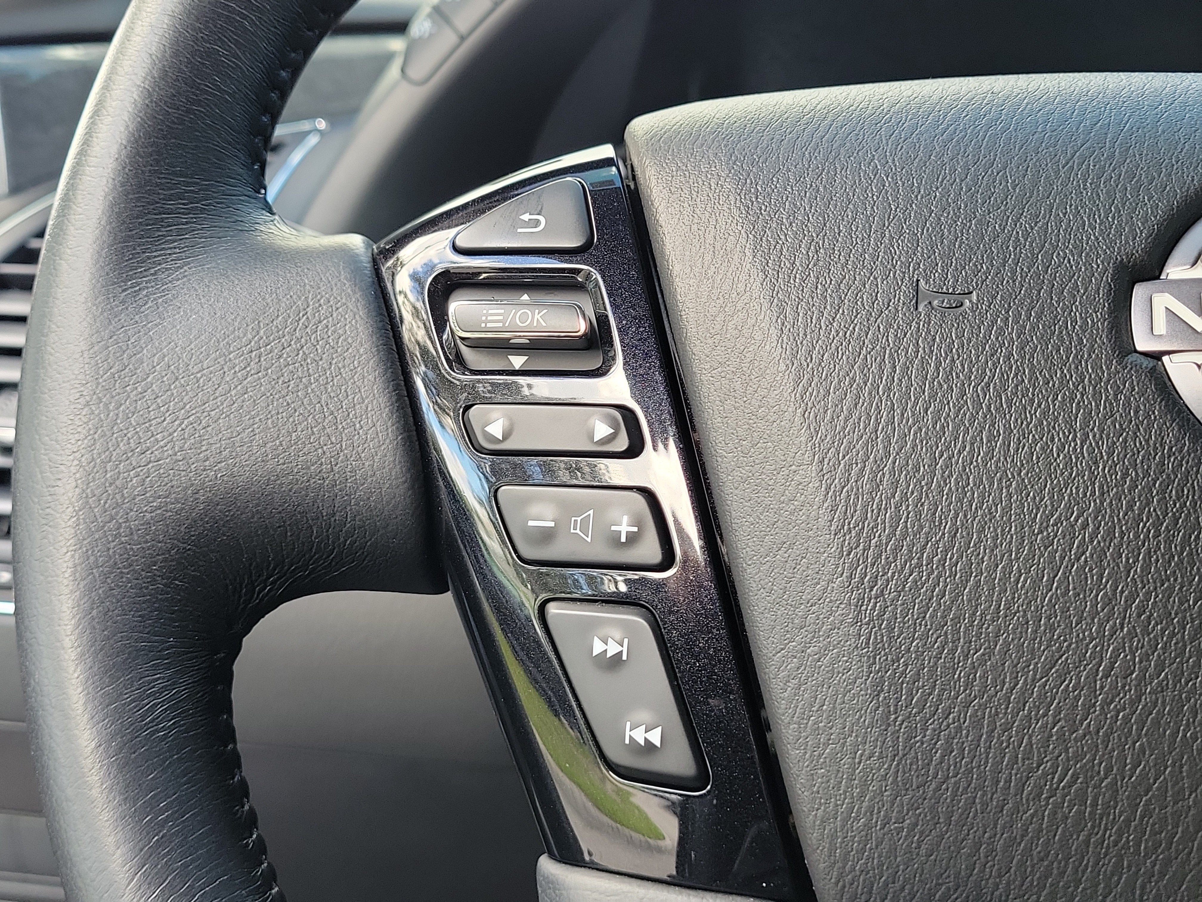 2023 Nissan Armada SV