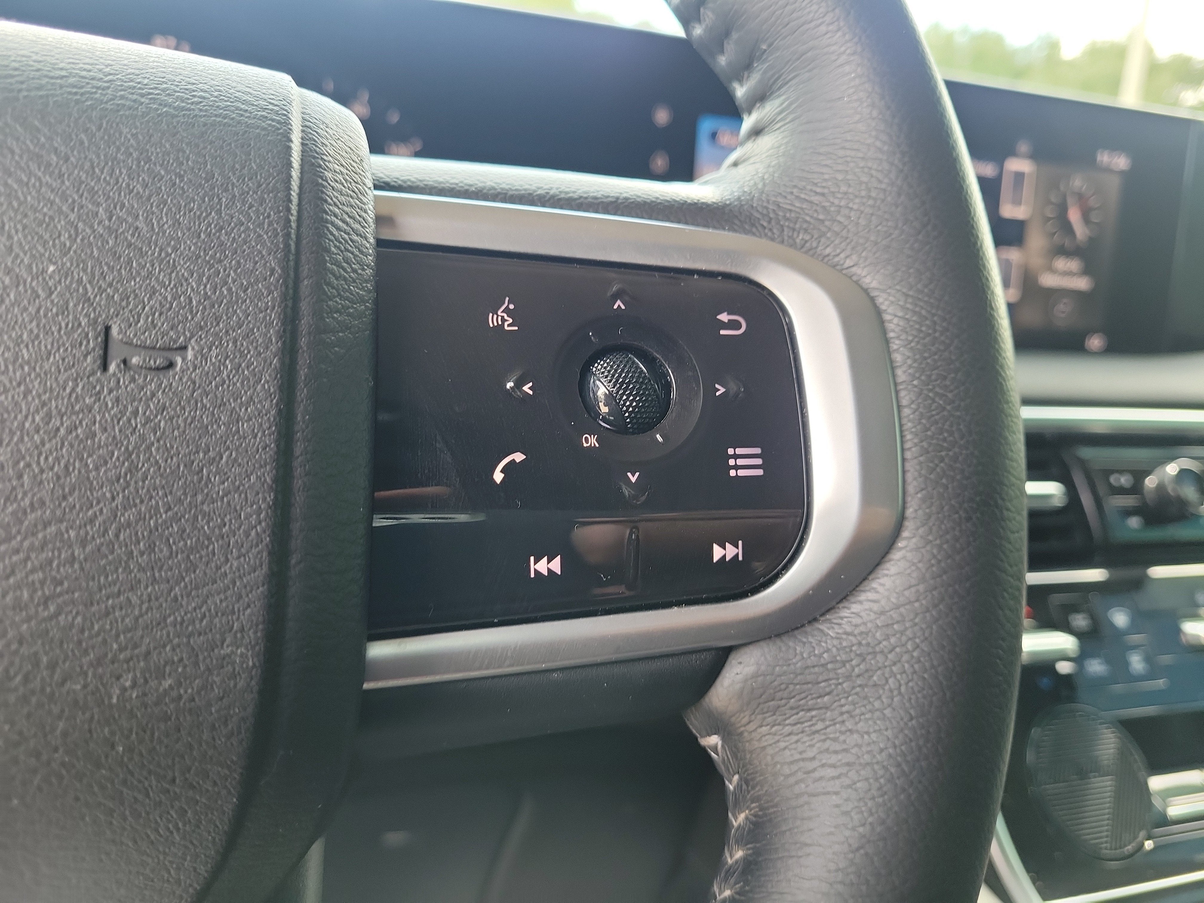 2025 Nissan Armada SV